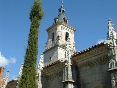 Monasterio de Santa María de El Paular; hacer senderismo en madrid; vacaciones senderismo